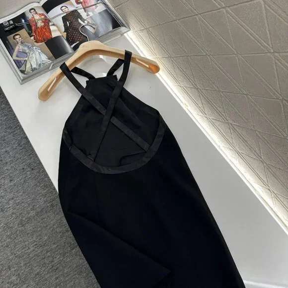 Miu Miu ♥ 2025 New Rhinestone Halter Neck Dress - Picture 5 of 8